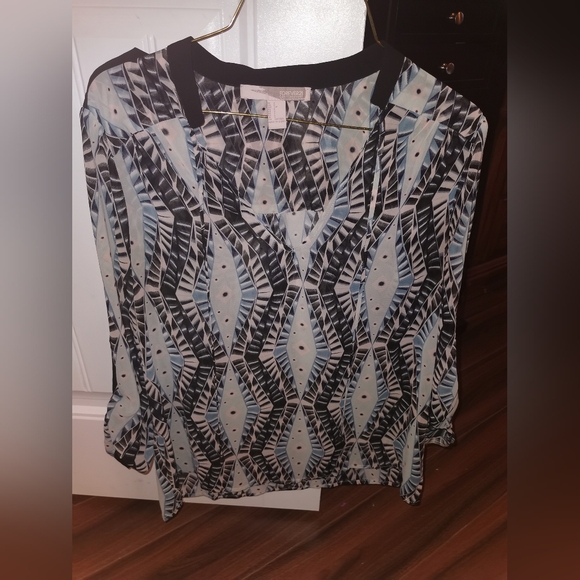 F21 Beautiful Sheer Blouse - Picture 2 of 8